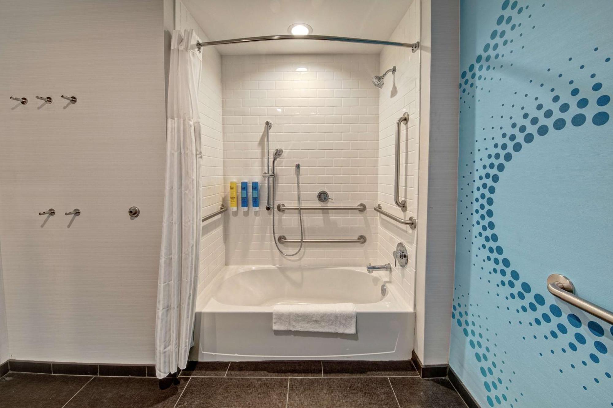 Hotel Tru By Hilton Roanoke Hollins Esterno foto